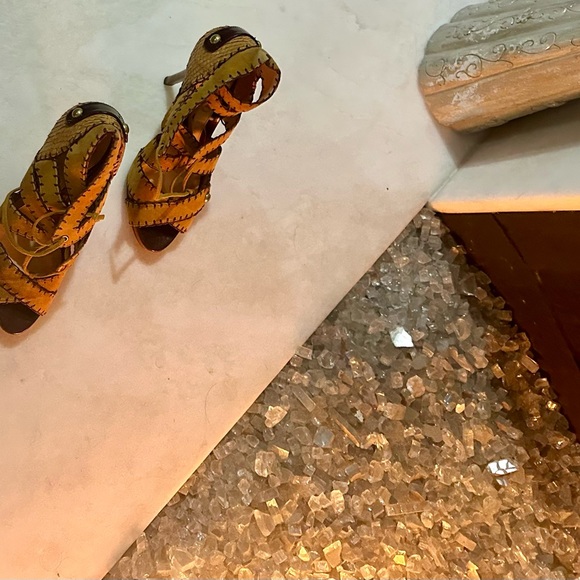 BOUTIQUE 9 BTROSILIE LEATHER SNAKE TIE  High Heels Sz 7.5. - Picture 5 of 8